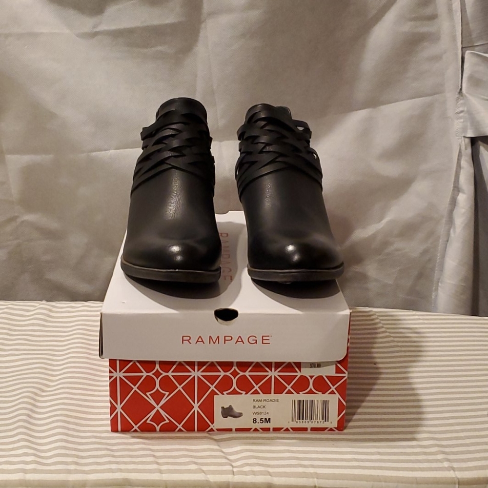 Women's formal shoes size 8.5